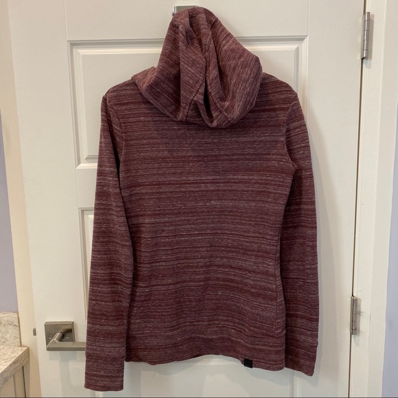 2/$25 Bench Maroon Hoodie with Thumb Holes Size XS - Picture 2 of 4